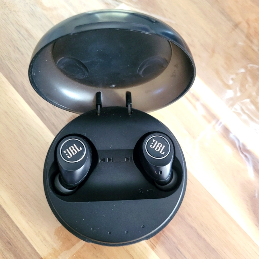 JBL wireless earbuds